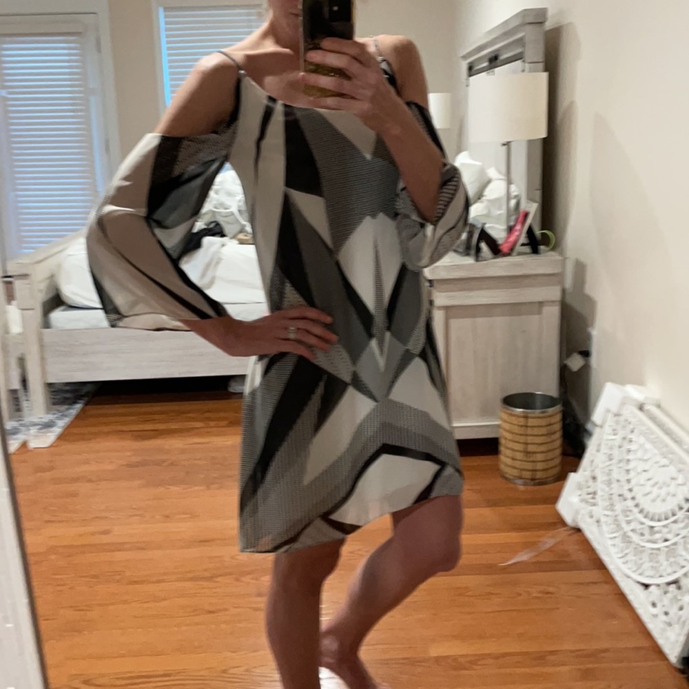 Bisou Bisou cut out shoulder dress- S
